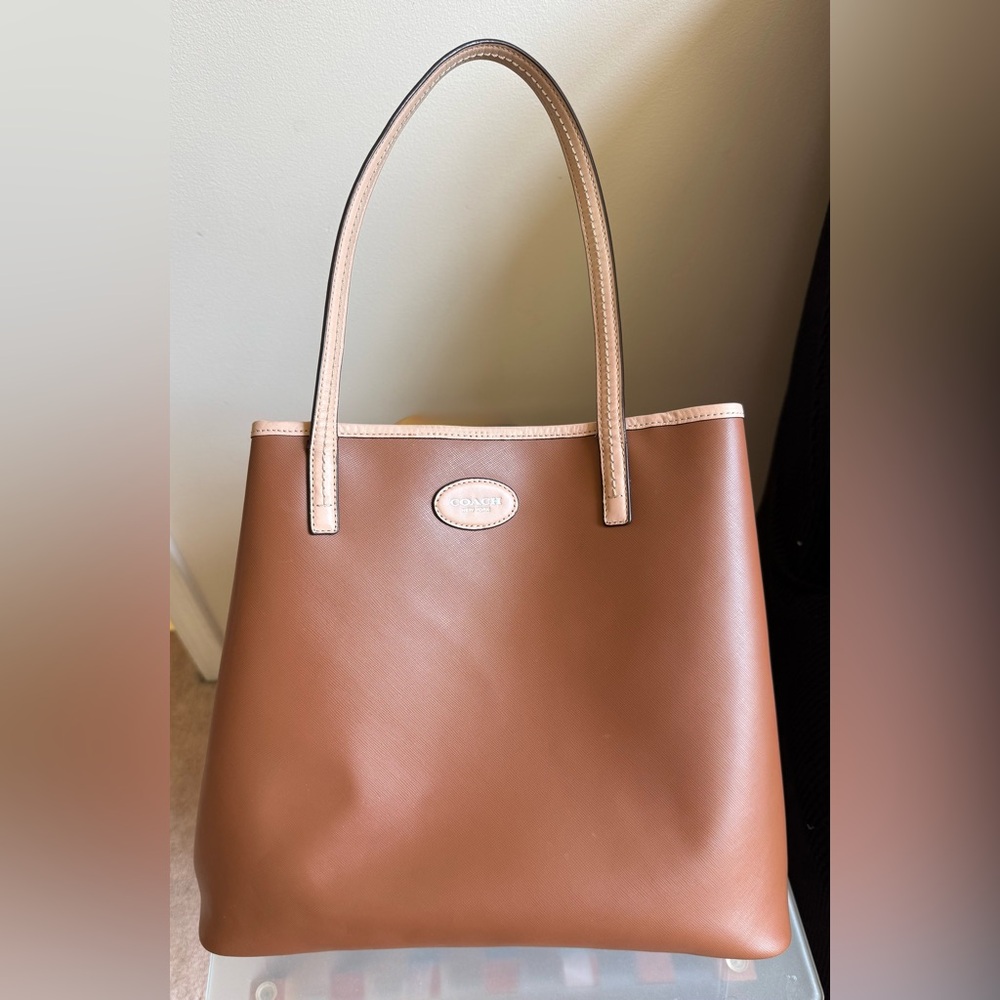 COACH Metro BritishTan Large Tote Bag